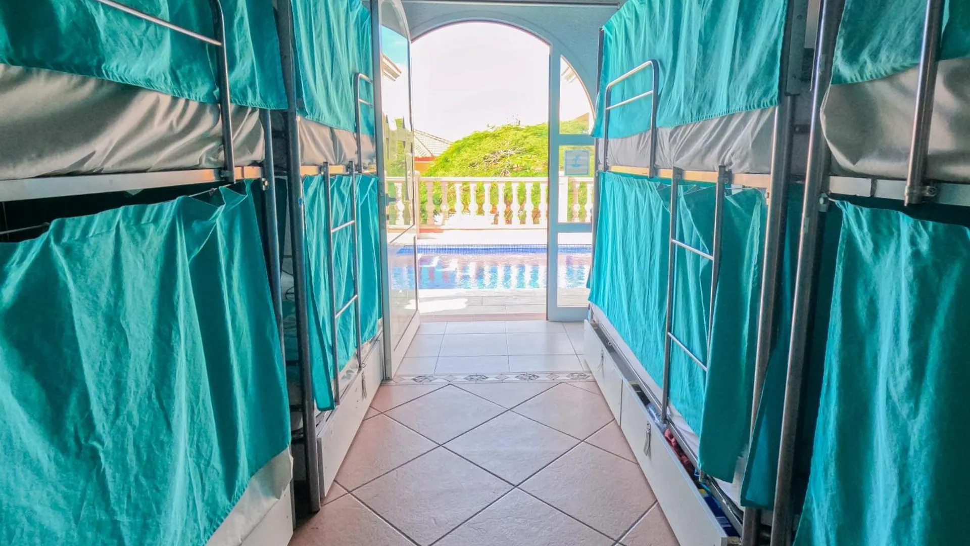 Duque Nest Hostel Costa Adeje  Spanje