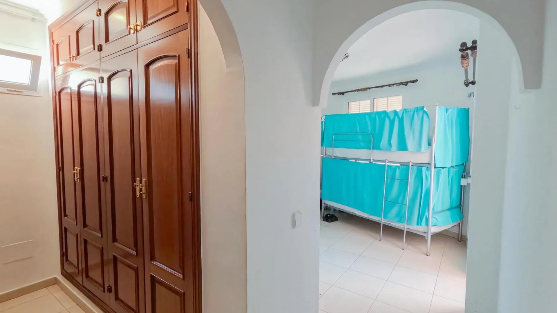 אדחה Duque Nest Hostel