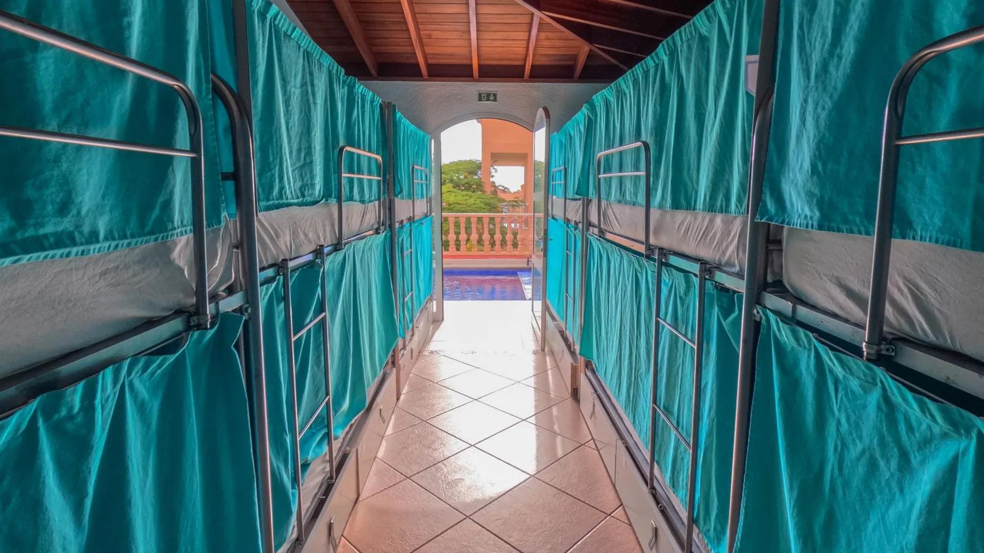 Duque Nest Hostel Costa Adeje  Espanha